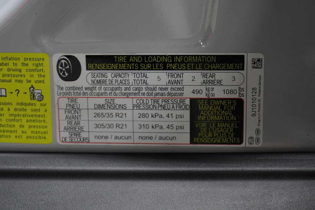 Used 2023 Porsche Taycan 4S AWD/4WD image 40