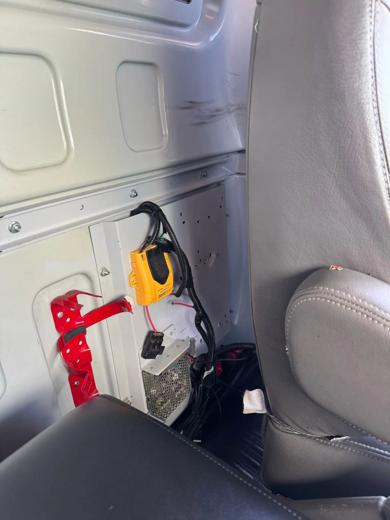 Used 2014 Chevrolet Express 2500 image 23