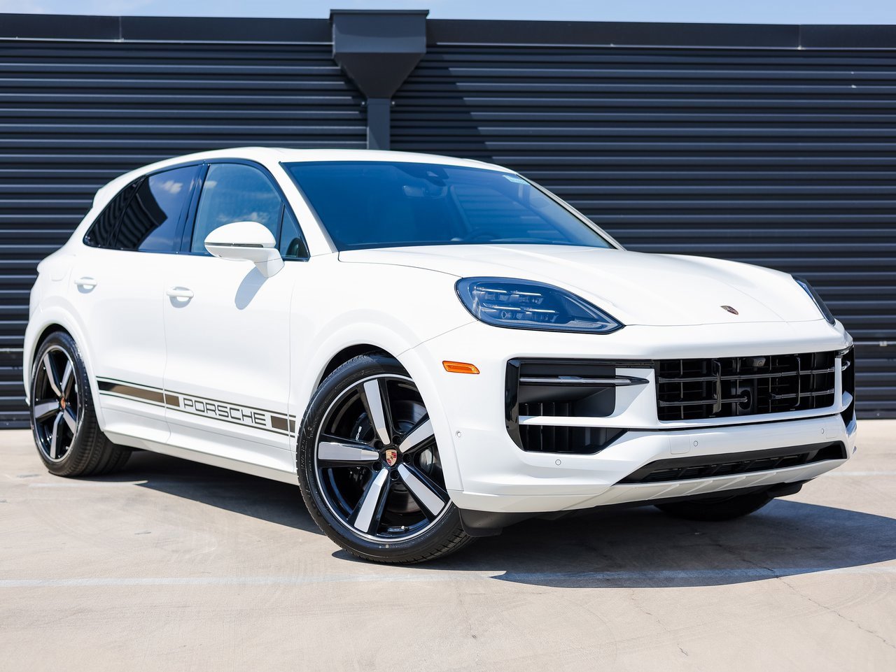 New 2025 Porsche Cayenne GTS image 9