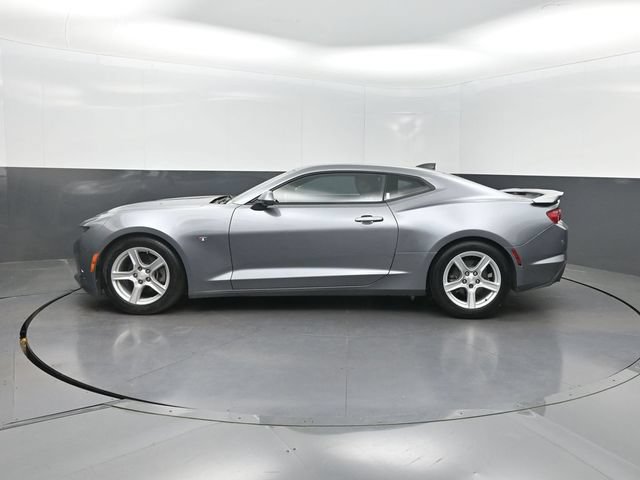 Used 2019 Chevrolet Camaro LT w/ Technology Package RWD image 17
