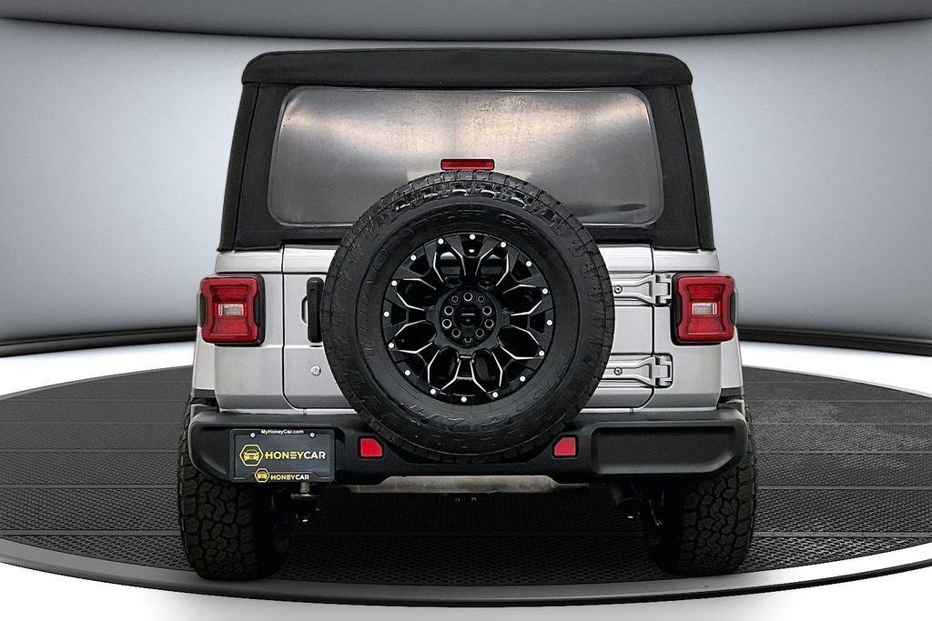 Used 2019 Jeep Wrangler Unlimited Sahara AWD/4WD image 5