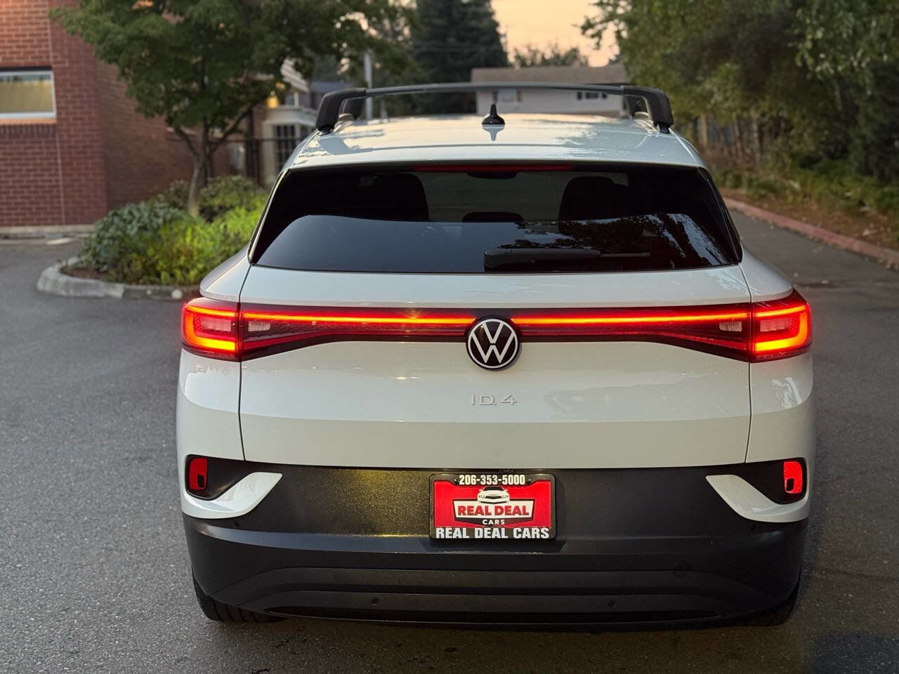 Used 2021 Volkswagen ID.4 Pro w/ ID.4 Protection Package image 6