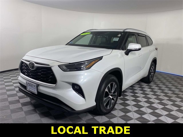 Used 2022 Toyota Highlander XLE image 4