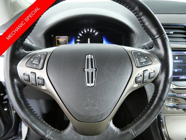 Used 2013 Lincoln MKX AWD w/ Class II Trailer Tow Pkg image 17