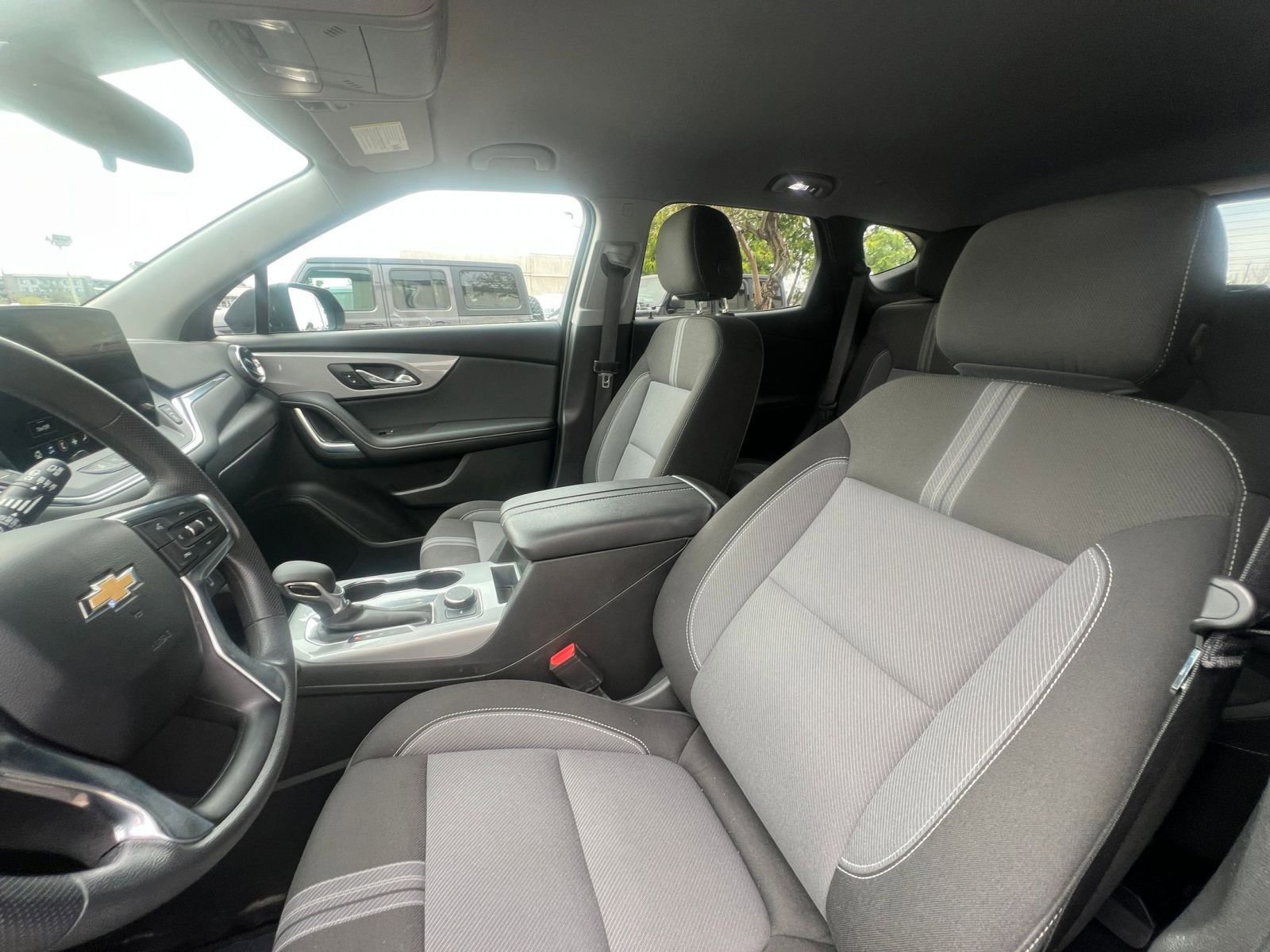 Used 2025 Chevrolet Blazer LT image 36