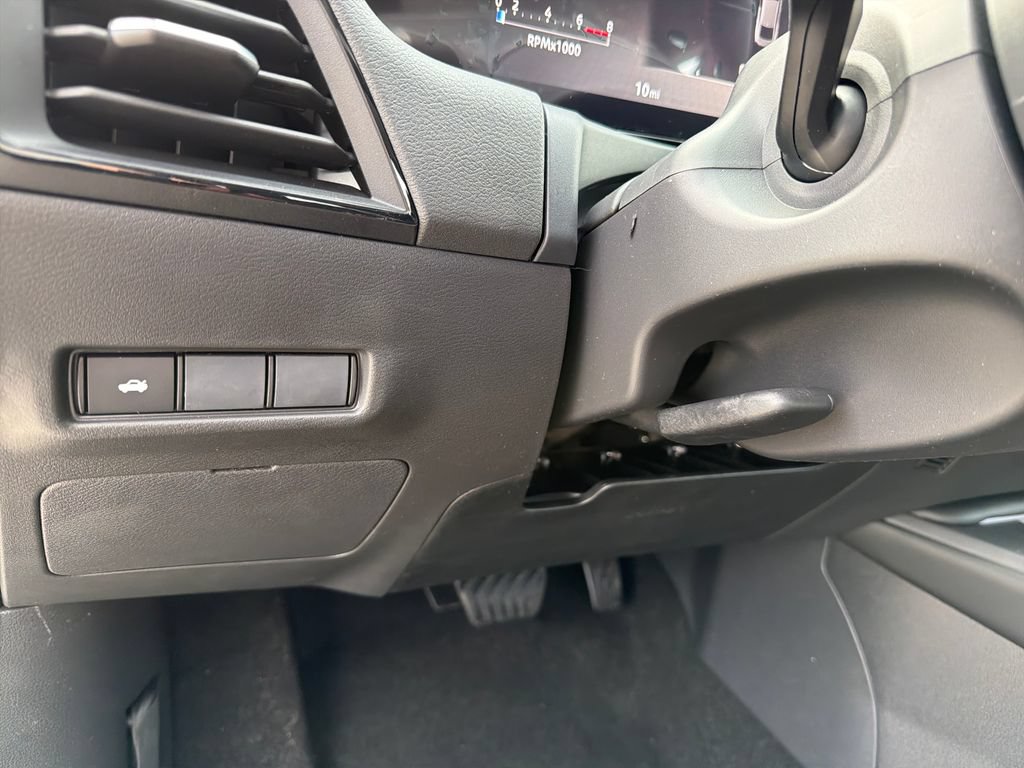 New 2026 Nissan Sentra SR w/ Floor Mat Package FWD image 18