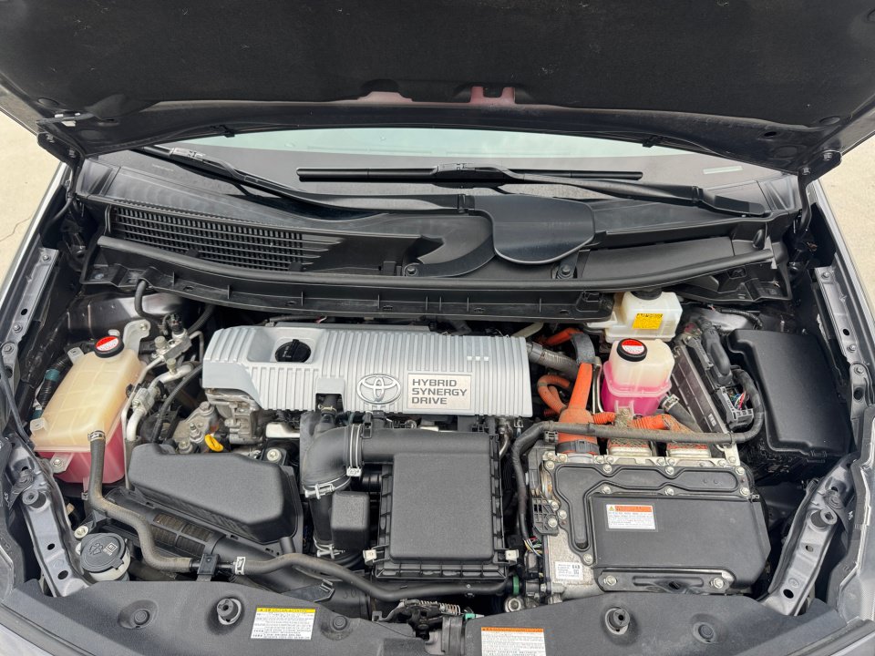 Used 2015 Toyota Prius V Five w/ Advanced Technology Package FWD image 20