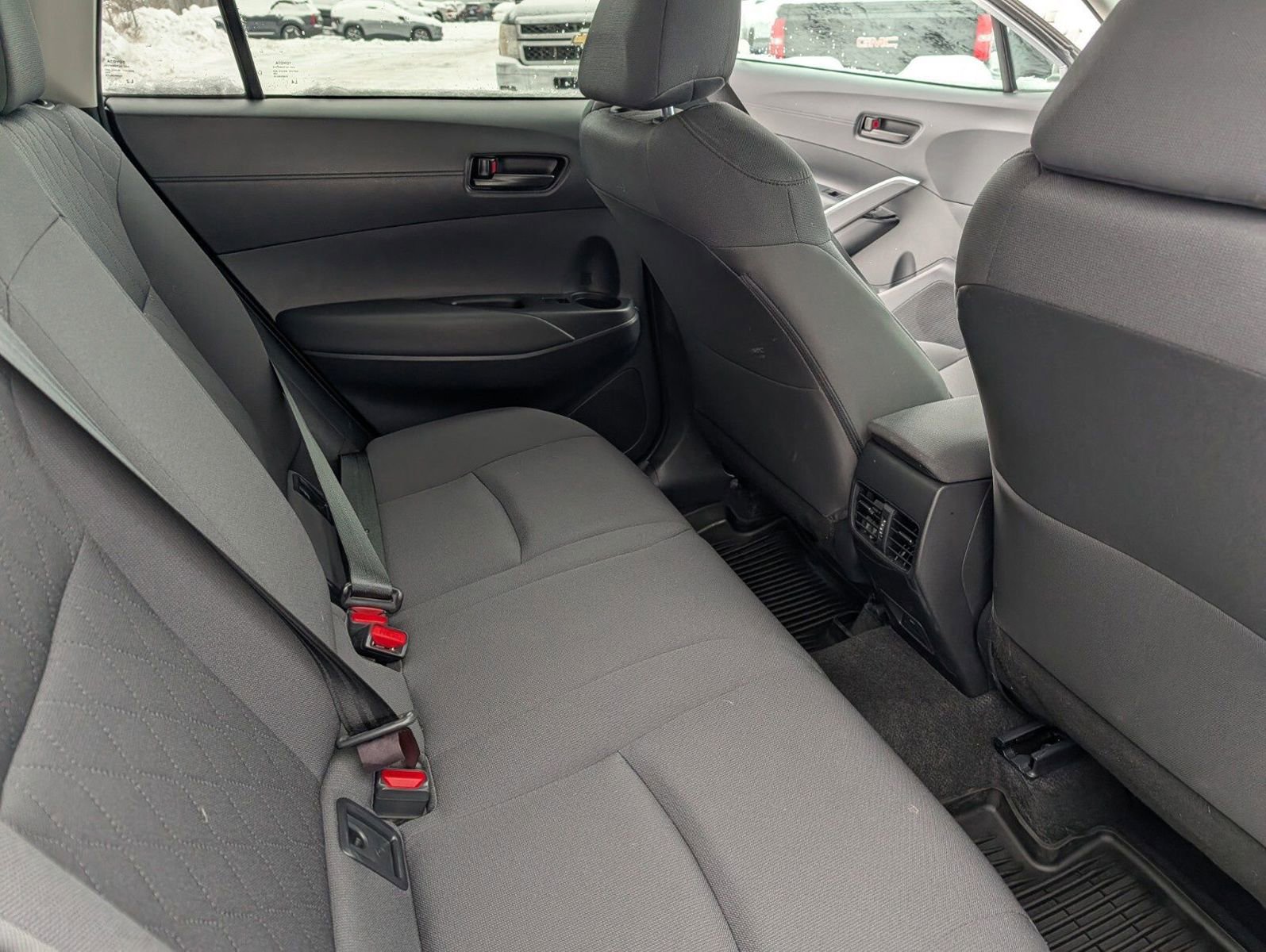 Used 2025 Toyota Corolla Cross LE image 18