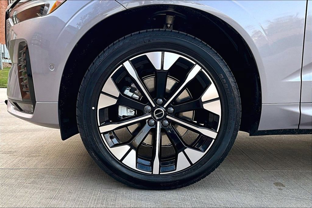 New 2026 Volvo XC60 B5 Plus w/ Protection Package Premier AWD/4WD image 42