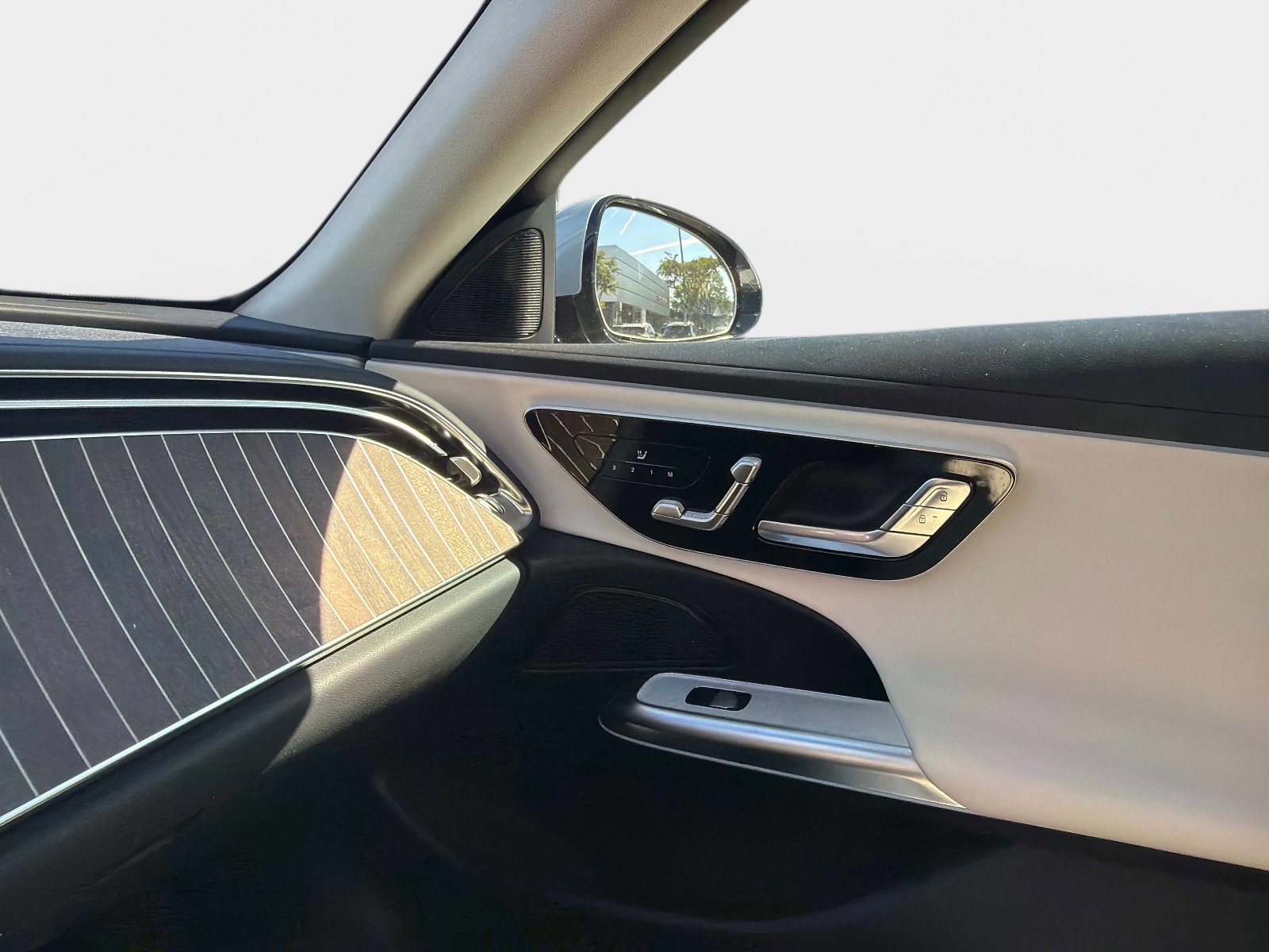 Used 2025 Mercedes-Benz E 350 4MATIC Sedan image 20