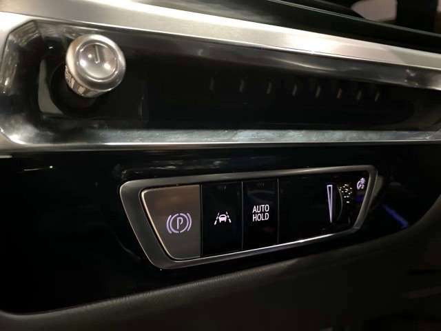 Used 2024 Cadillac Lyriq Sport RWD image 16