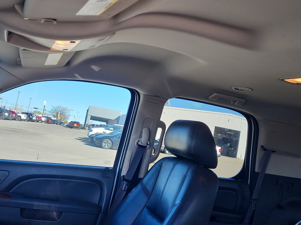 Used 2014 Chevrolet Tahoe LT w/ All-Star Edition AWD/4WD image 17