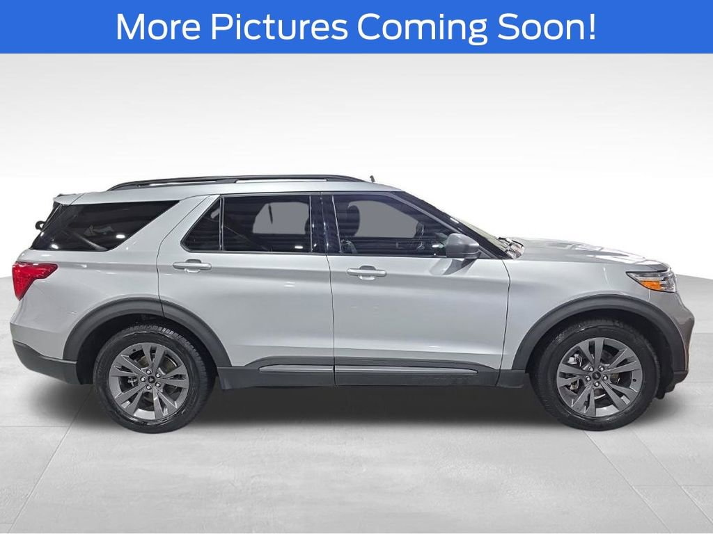 Used 2021 Ford Explorer XLT w/ Equipment Group 202A image 2