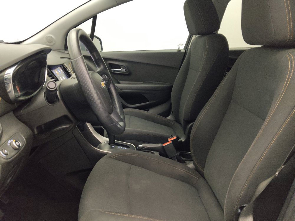 Used 2020 Chevrolet Trax LS FWD image 17
