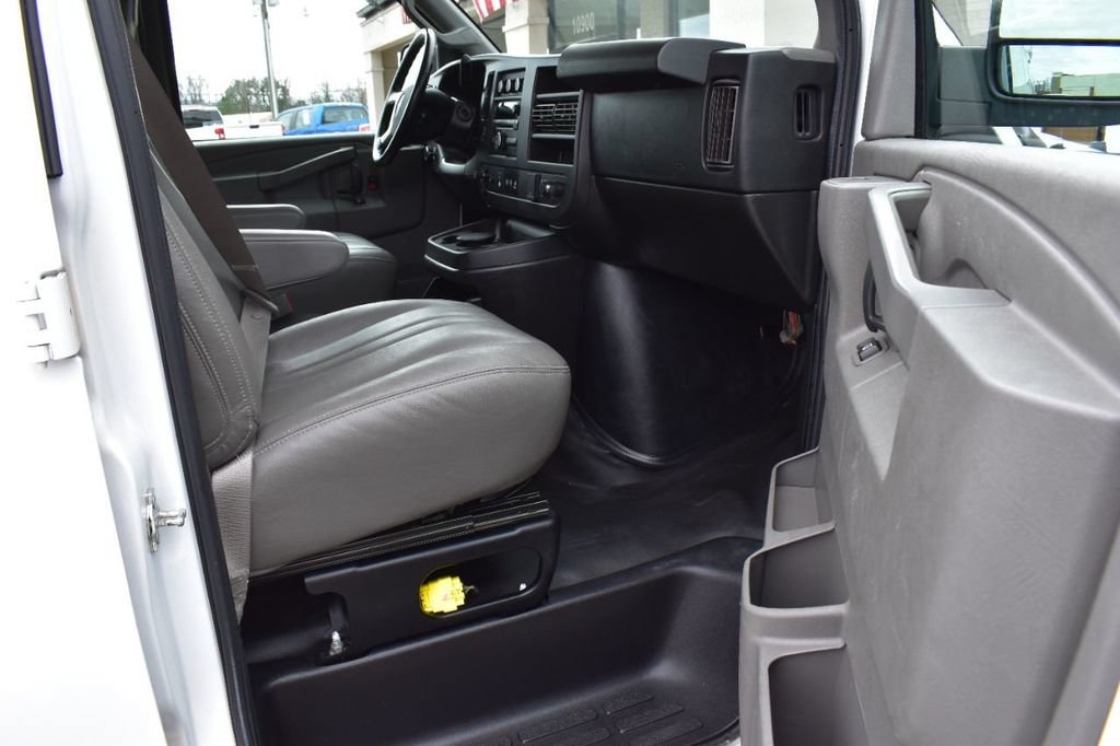 Used 2018 GMC Savana 2500 w/ Communications Package RWD image 16