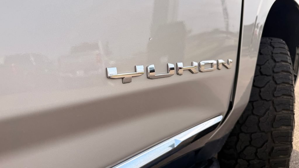 Used 2021 GMC Yukon SLT w/ SLT Luxury Plus Package AWD/4WD image 12