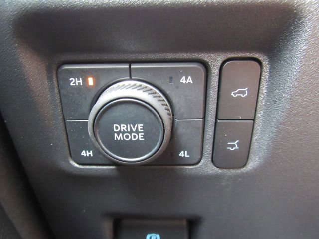 Used 2025 Ford Expedition Active image 41