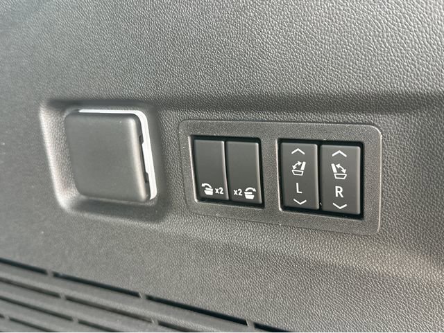 New 2026 GMC Yukon XL AT4 w/ AT4 Premium Plus Package image 32