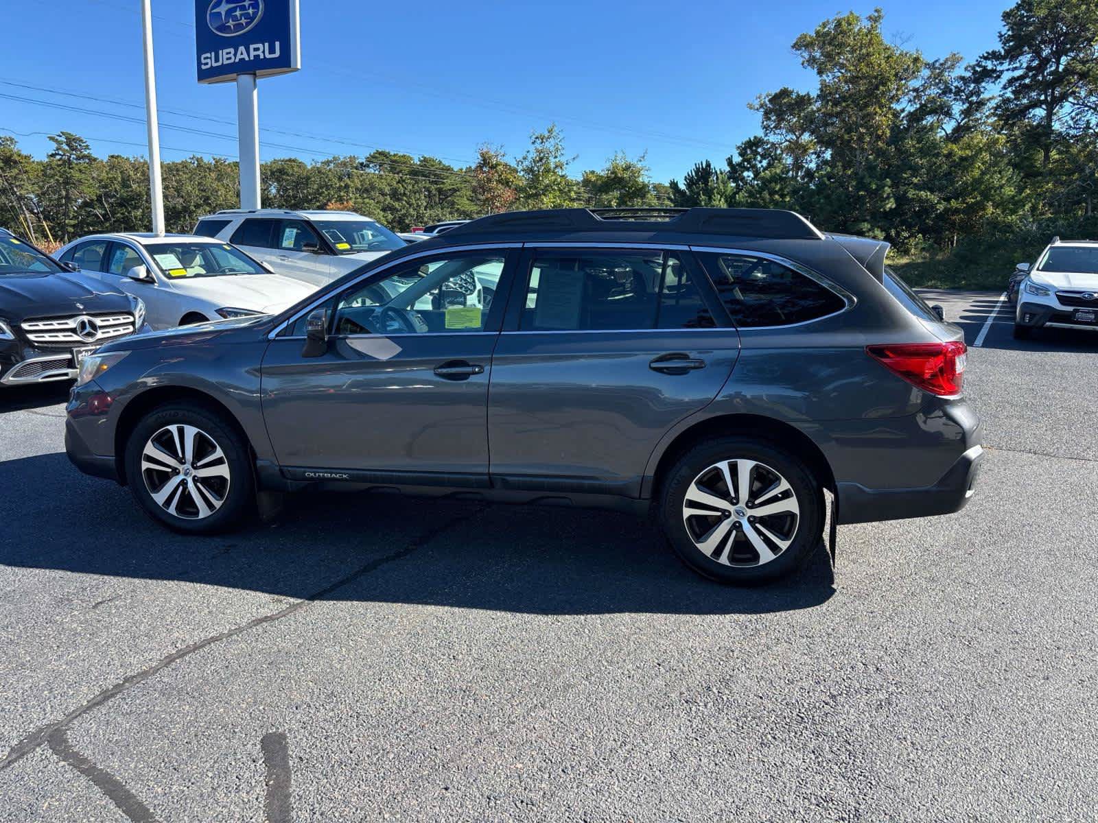 Used 2018 Subaru Outback 2.5i Limited AWD/4WD image 6