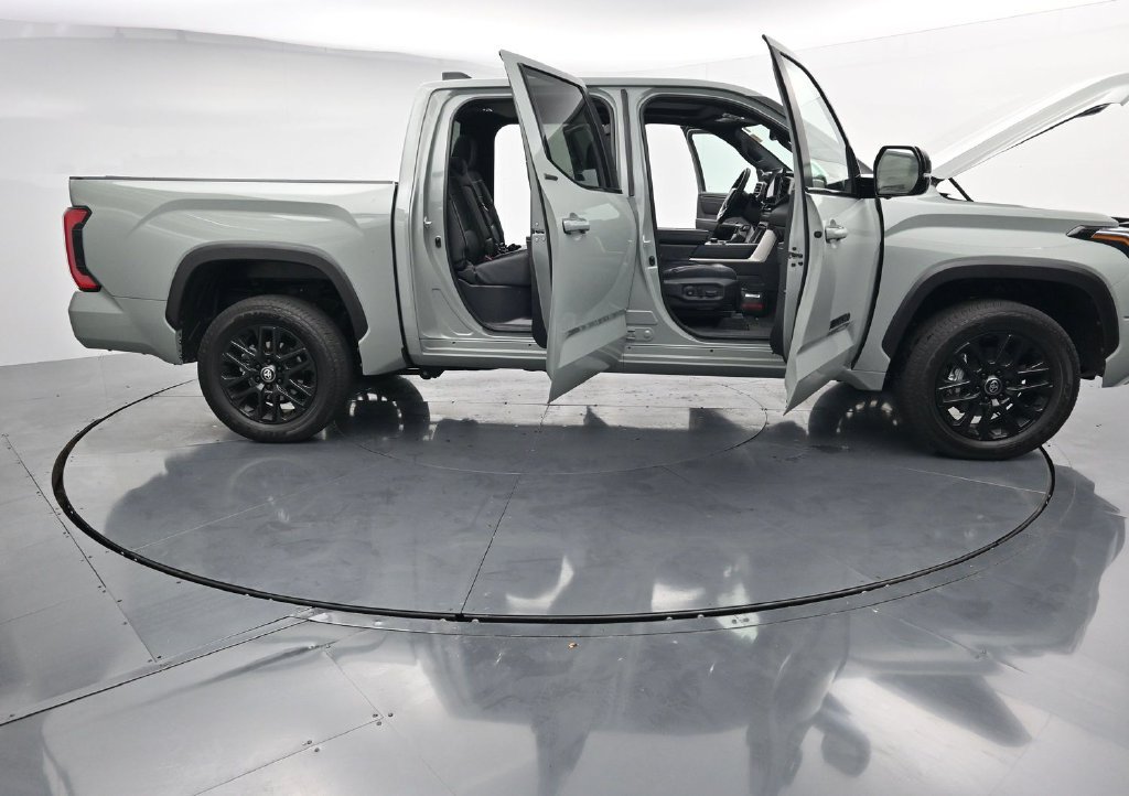 Used 2026 Toyota Tundra Limited AWD/4WD image 27