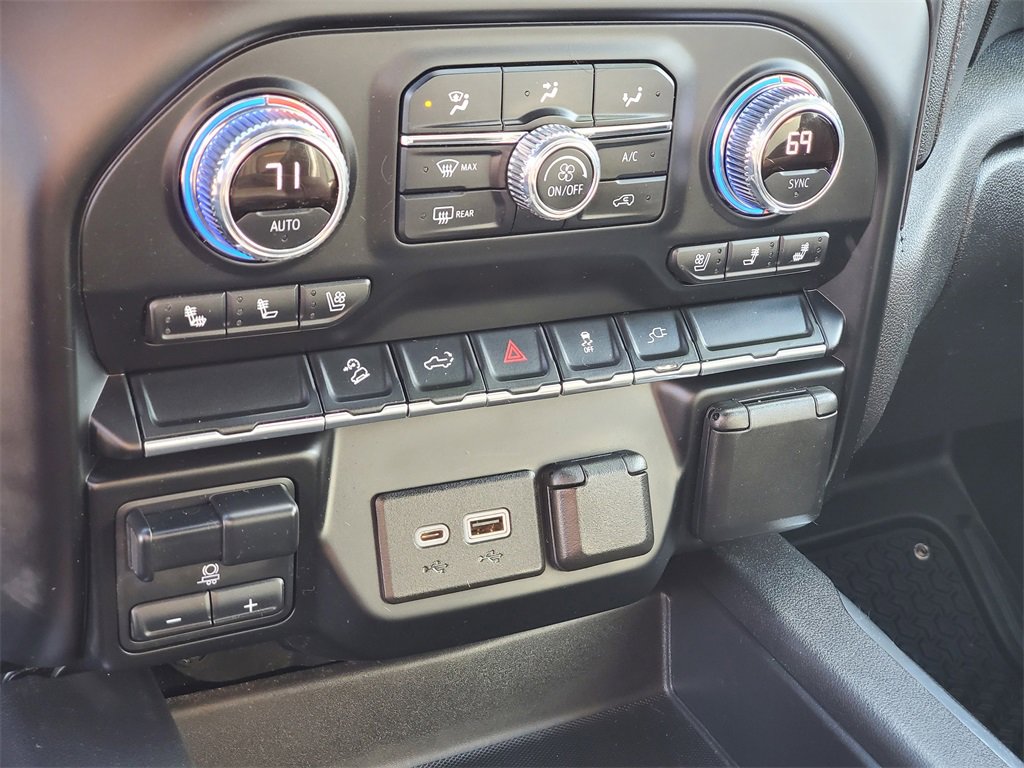 Used 2021 GMC Sierra 1500 AT4 w/ Off-Road Performance Package image 18