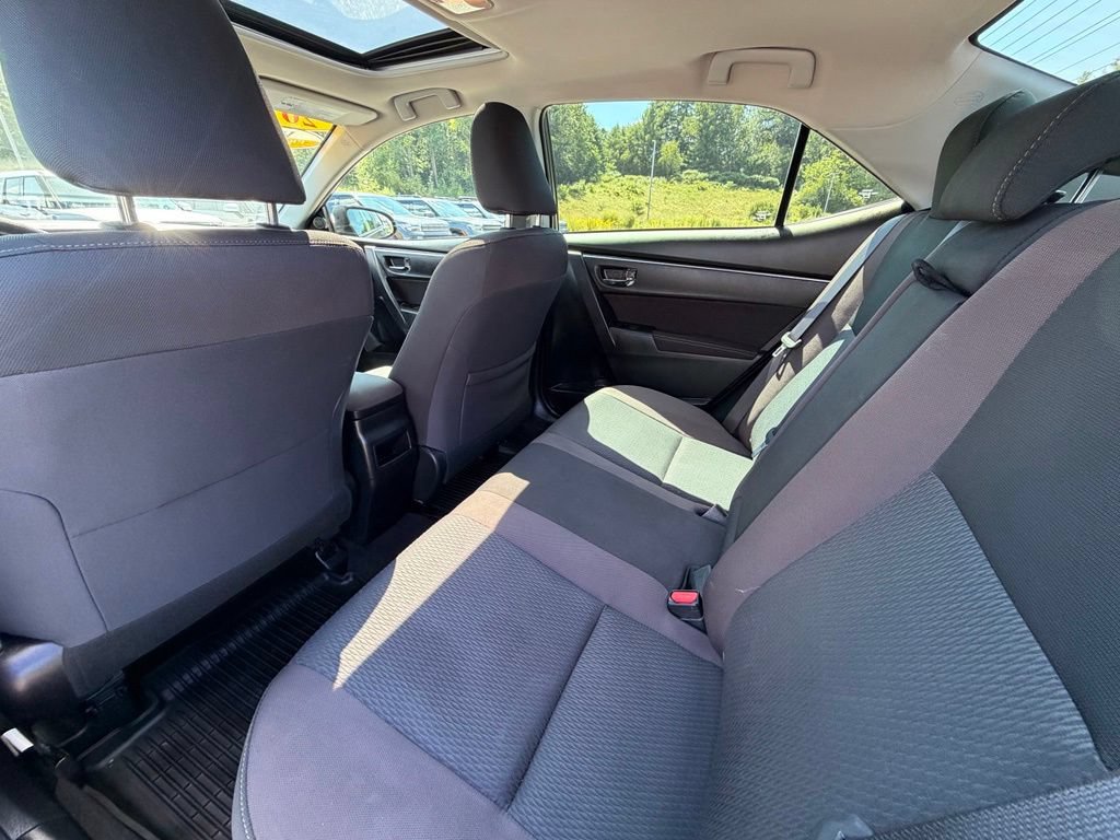 Used 2019 Toyota Corolla LE w/ LE Premium Package w/Moonroof FWD image 12
