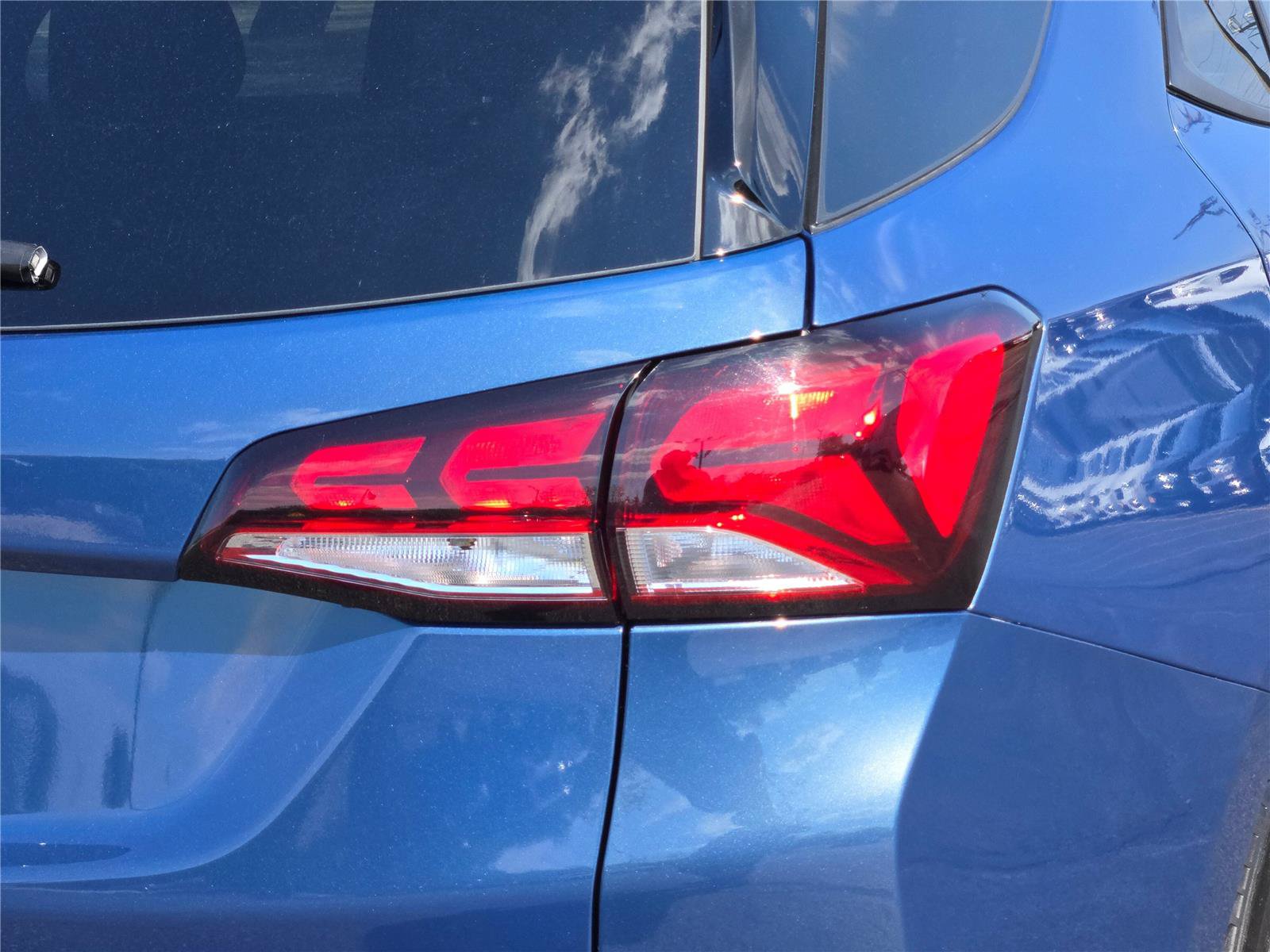 Used 2024 Chevrolet Equinox LS w/ LS Convenience Package FWD image 12