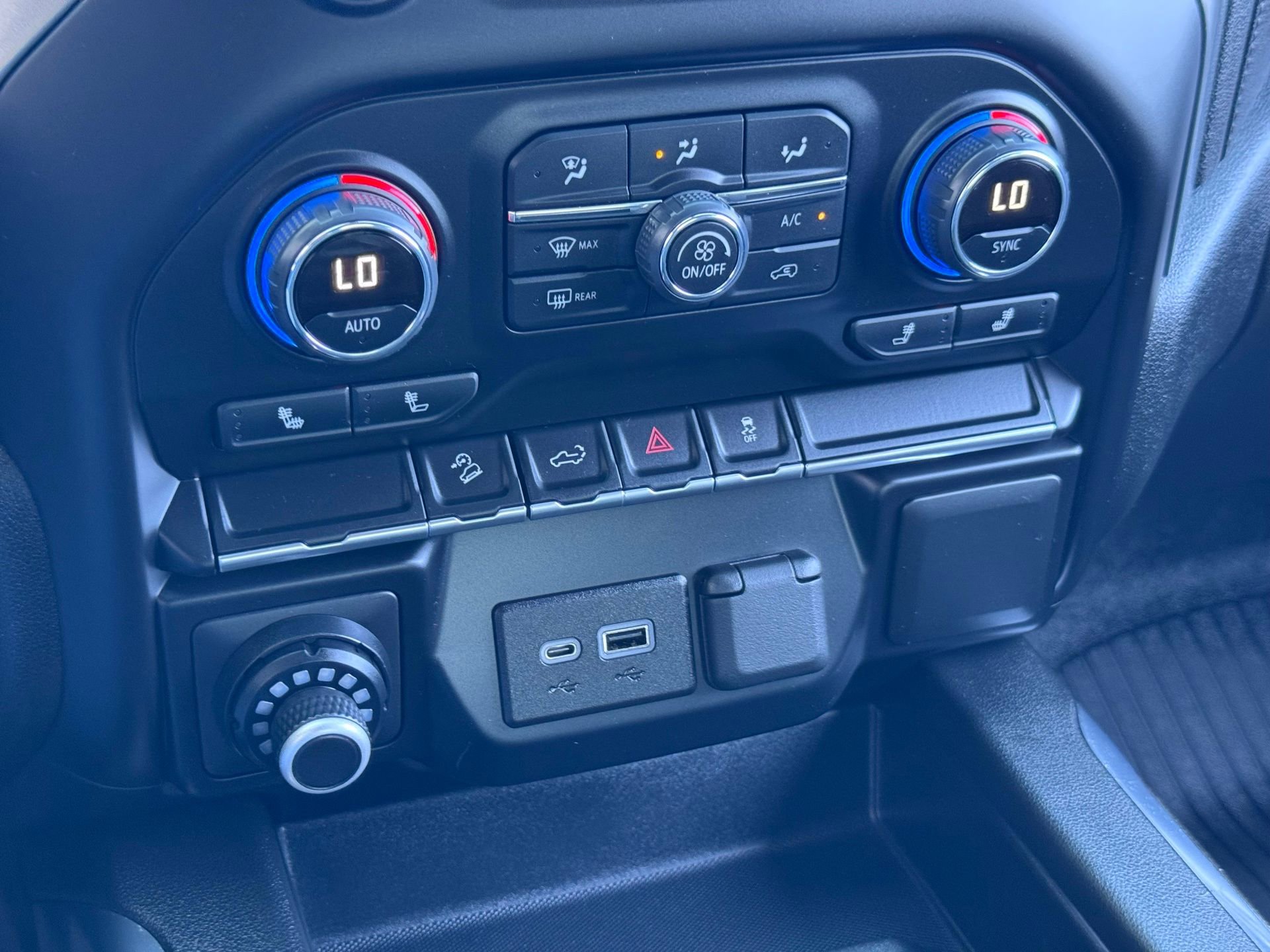 Used 2022 Chevrolet Silverado 1500 LT Trail Boss w/ Bed Protection Package image 32