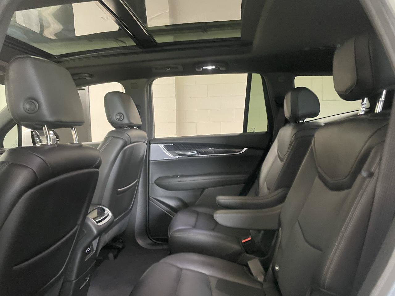 Used 2025 Cadillac XT6 Premium Luxury w/ Technology Package FWD image 16