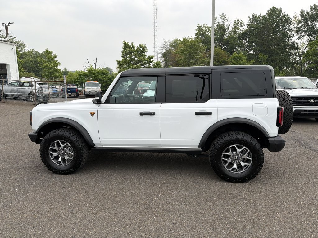 Used 2025 Ford Bronco Badlands AWD/4WD image 2