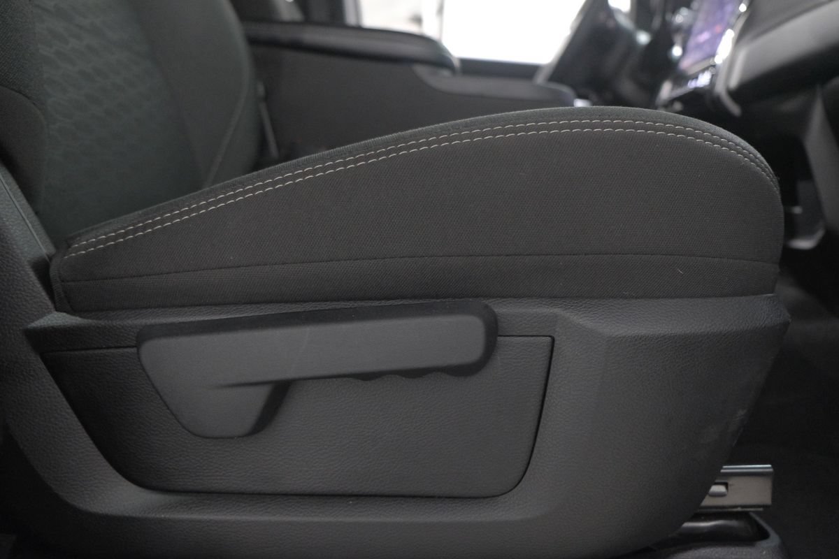Used 2025 RAM 2500 Big Horn AWD/4WD image 34