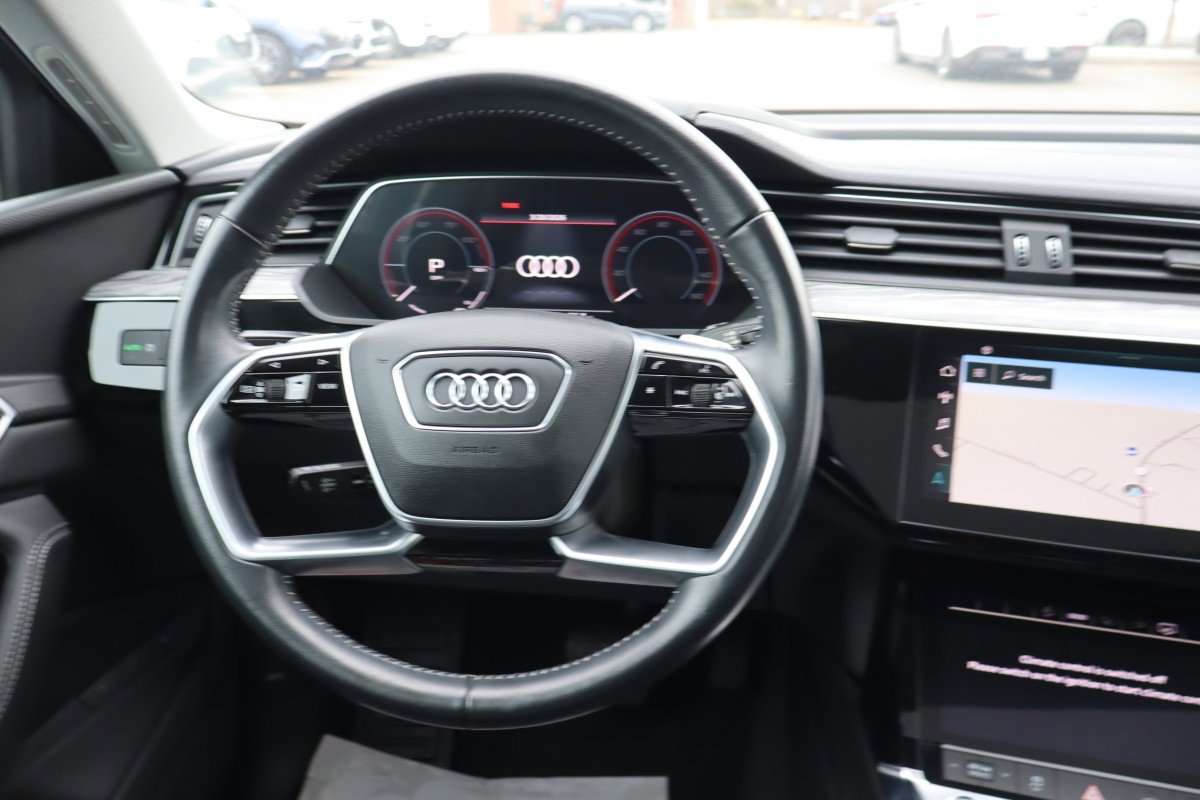 Used 2021 Audi e-tron Premium w/ Convenience Plus Package image 11