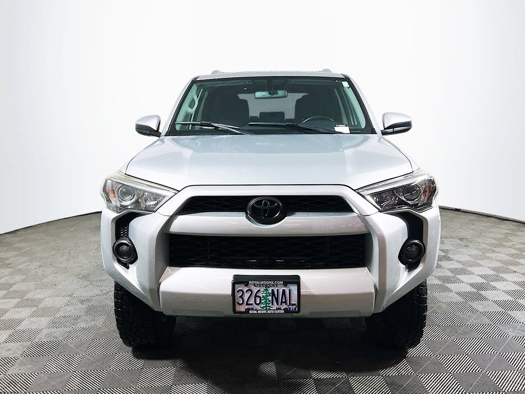 Used 2015 Toyota 4Runner SR5 AWD/4WD image 2