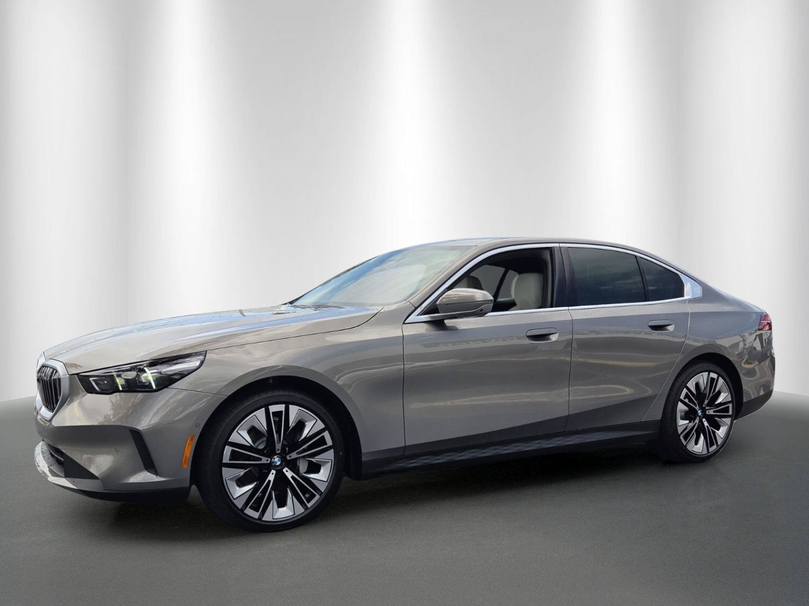 New 2027 BMW 530i xDrive w/ Premium Package AWD/4WD image 3
