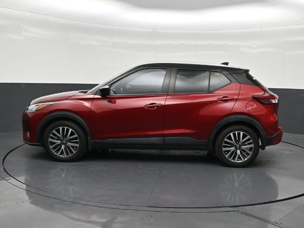 Used 2022 Nissan Kicks SV FWD image 2