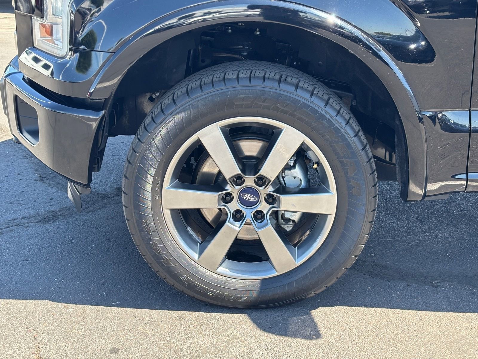 Used 2016 Ford F150 Lariat w/ Equipment Group 502A Luxury image 11