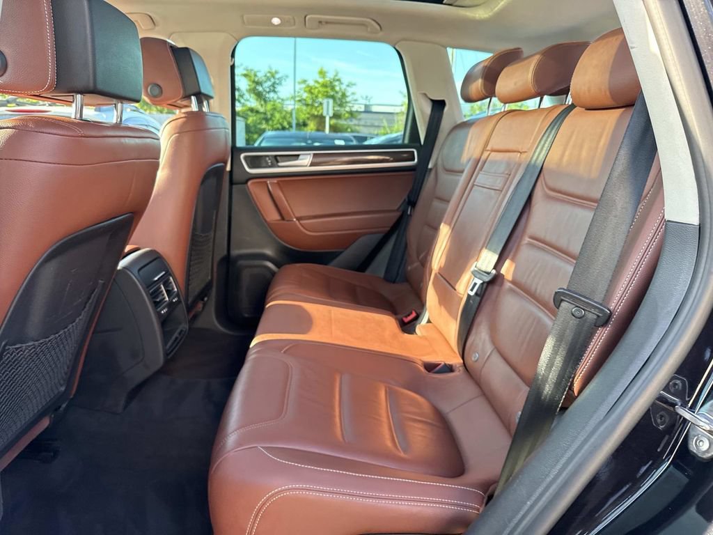 Used 2015 Volkswagen Touareg VR6 AWD/4WD image 11