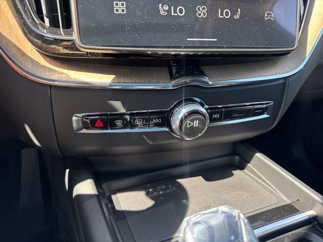 New 2026 Volvo XC60 B5 Plus w/ Climate Package image 31