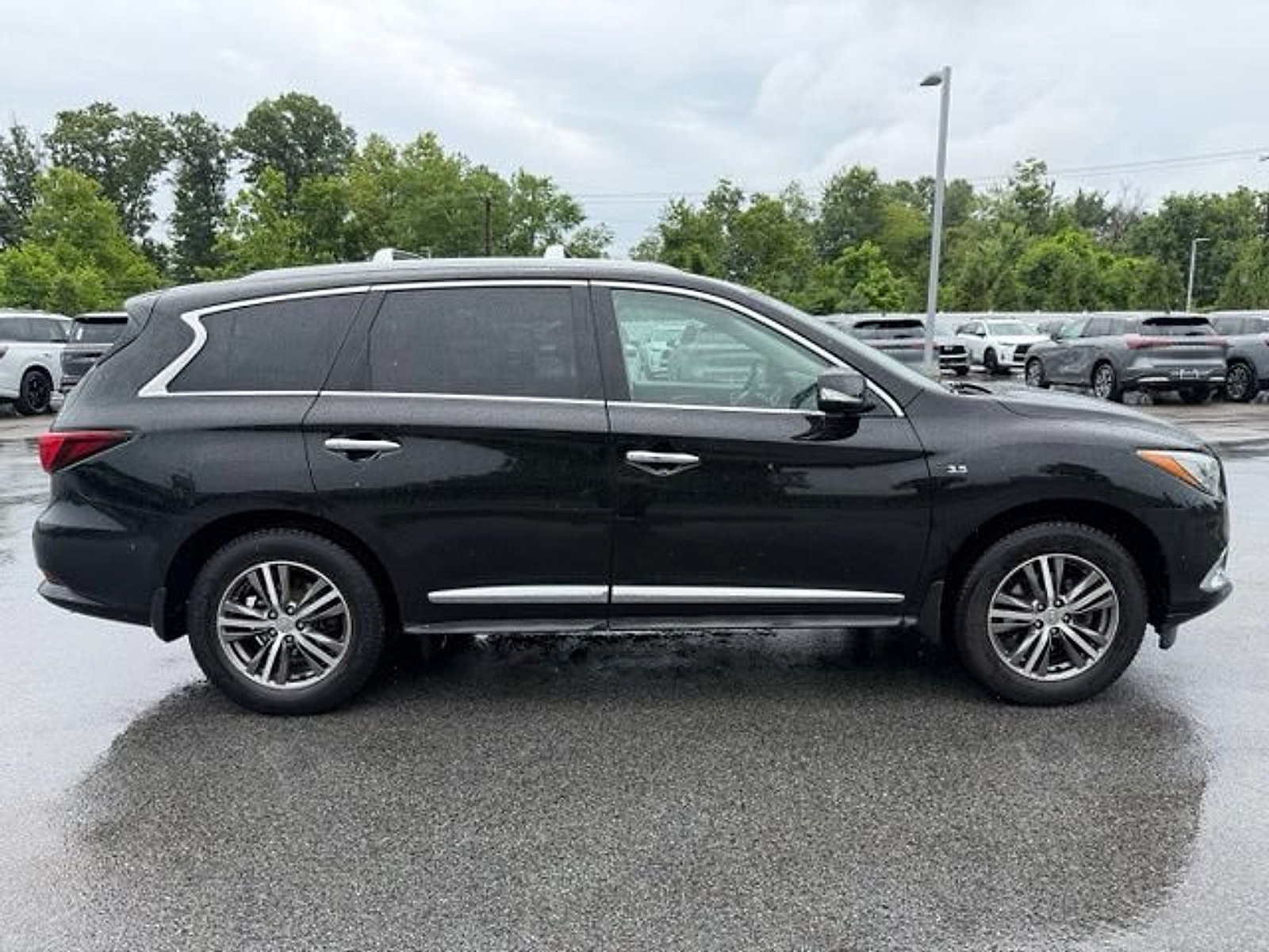 Used 2019 INFINITI QX60 Luxe w/ Essential Package AWD/4WD image 8