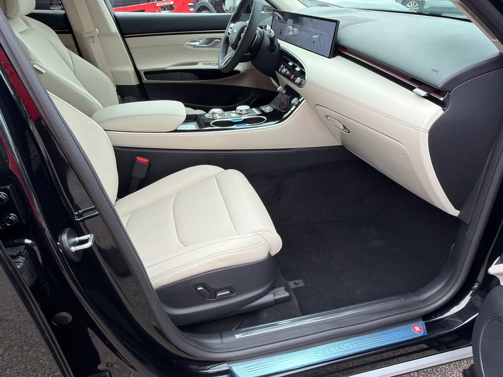 New 2027 Genesis GV70 2.5T AWD/4WD image 13