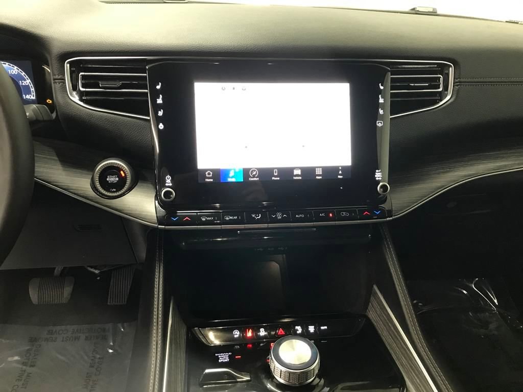 Used 2024 Jeep Wagoneer L Series II w/ Flexible Seating Group image 19