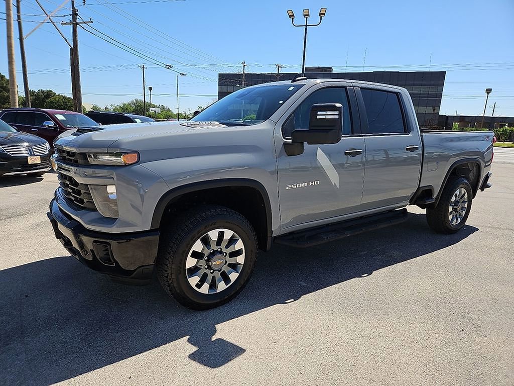 Used 2024 Chevrolet Silverado 2500 Custom w/ Custom Convenience Package AWD/4WD image 2