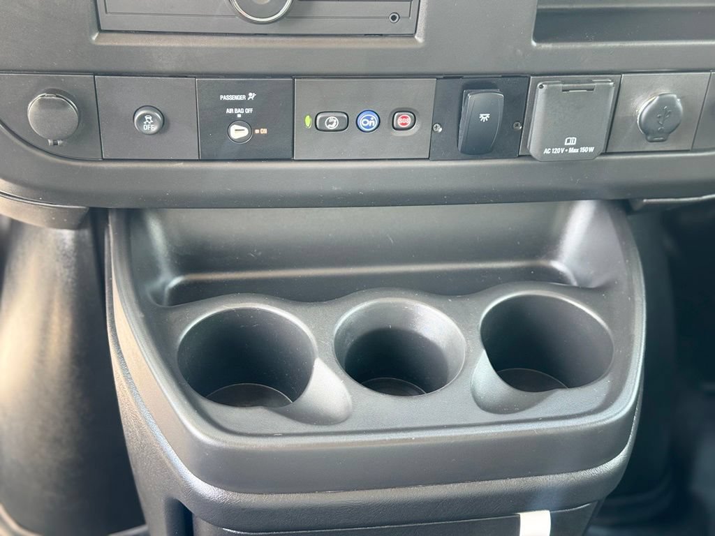 Used 2022 Chevrolet Express 3500 w/ Power Convenience Package RWD image 17