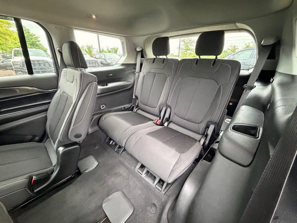 Certified 2021 Jeep Grand Cherokee L Laredo w/ Luxury Tech Group I AWD/4WD image 19