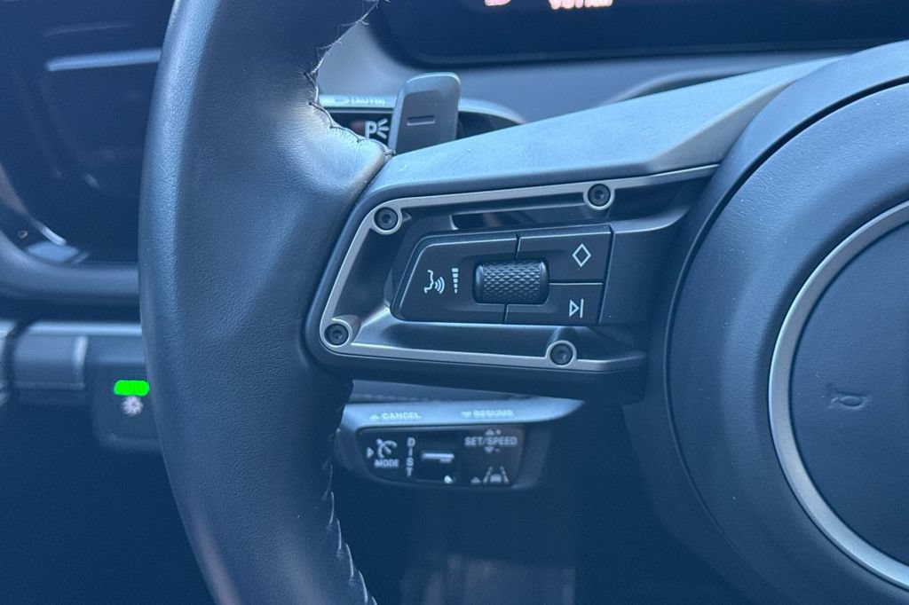 Used 2024 Porsche Panamera RWD image 29