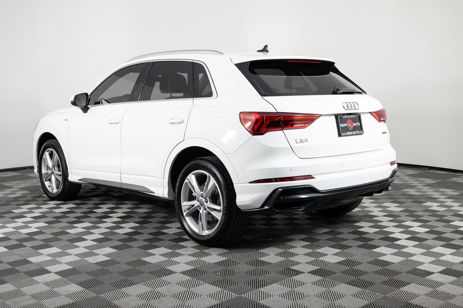 Used 2021 Audi Q3 2.0T Premium Plus w/ Premium Plus Package AWD/4WD image 4