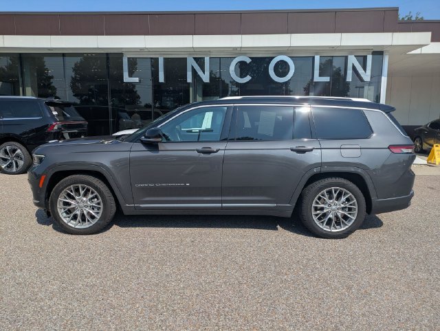 Used 2023 Jeep Grand Cherokee L Summit AWD/4WD image 3
