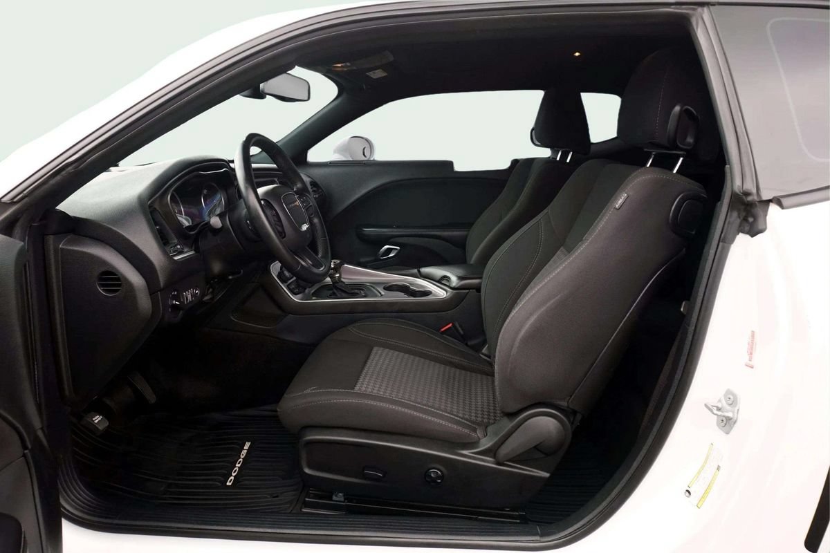 Used 2019 Dodge Challenger SXT RWD image 22