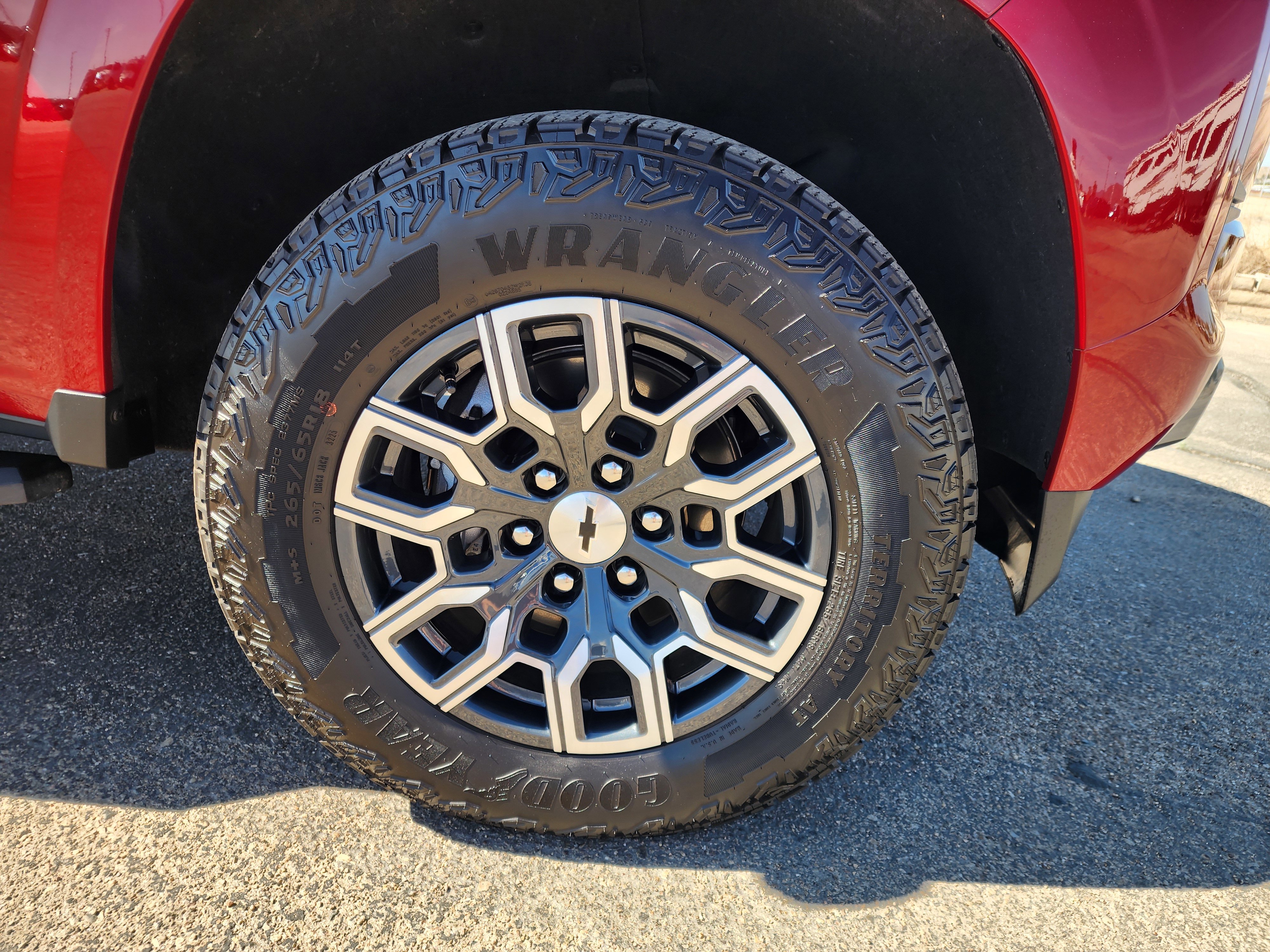 Used 2026 Chevrolet Colorado Z71 AWD/4WD image 12