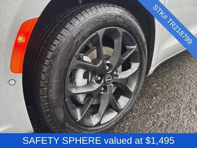 New 2026 Chrysler Pacifica Select w/ S Appearance Package image 4